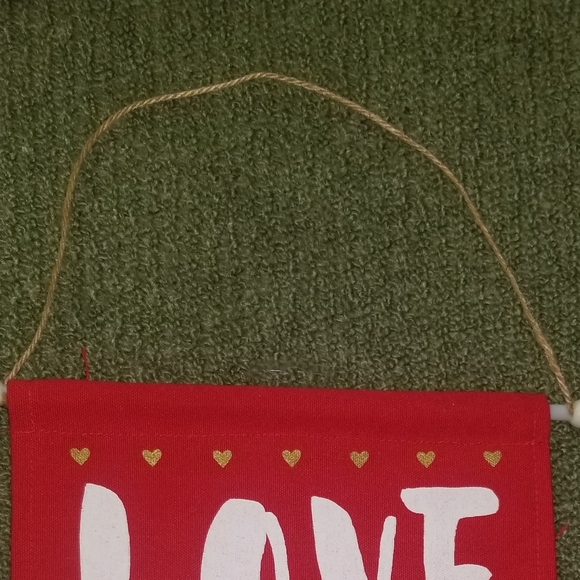 Love Every Minute flag / wall / porch  decor - Picture 2 of 4